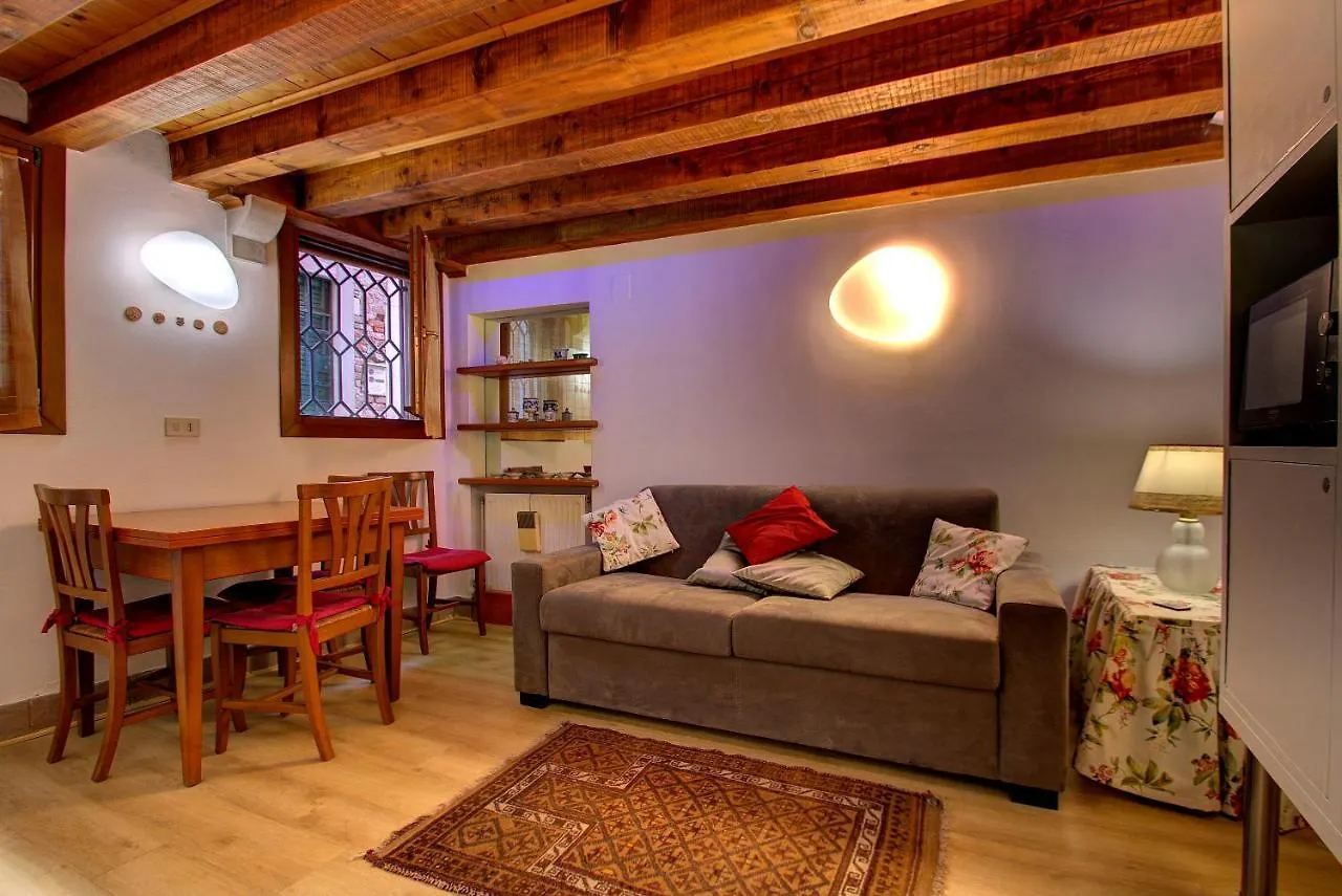 Cruise Harbor Next 4Pax, Mob Aircond, Wifi Apartment Venice