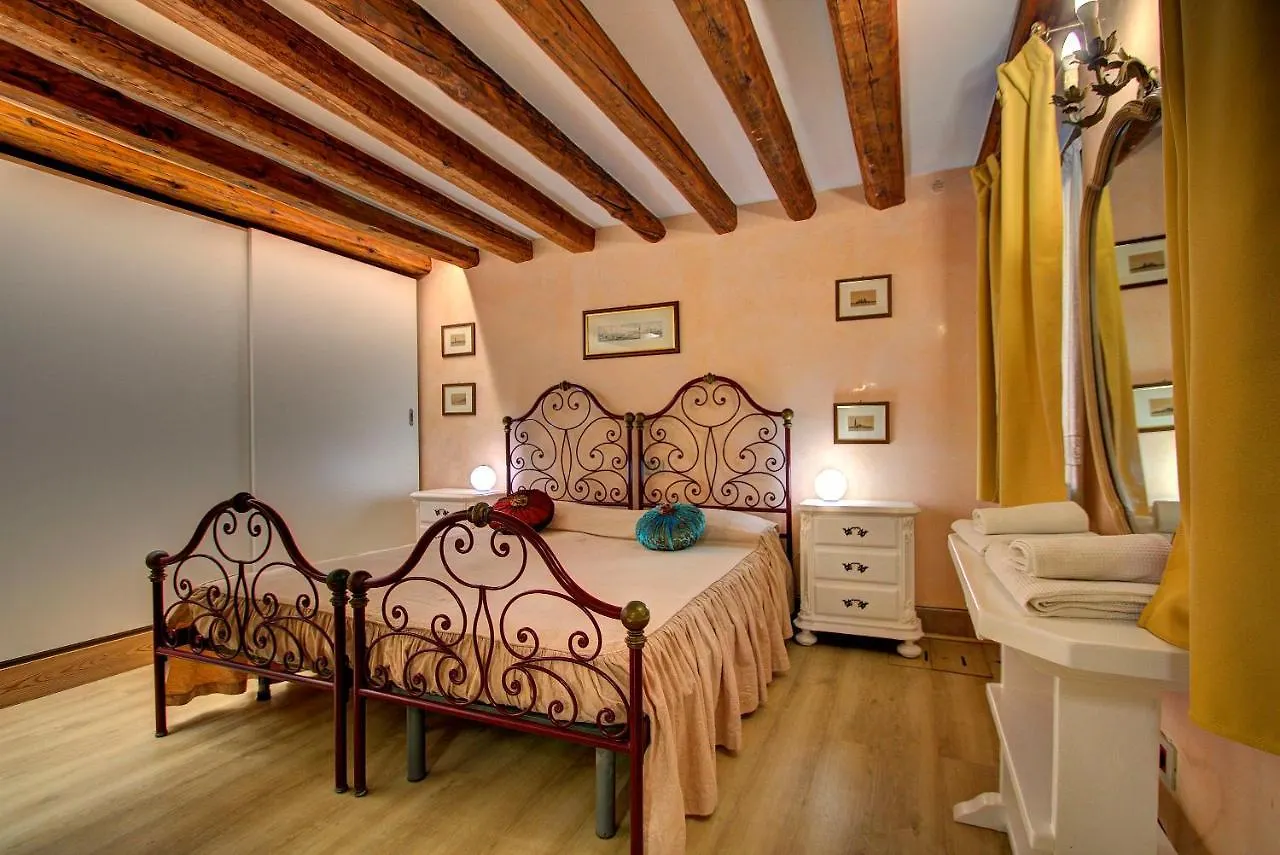 Cruise Harbor Next 4Pax, Mob Aircond, Wifi Apartment Venice Italy