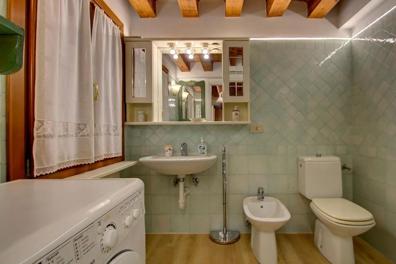 Cruise Harbor Next 4Pax, Mob Aircond, Wifi Apartment Venice